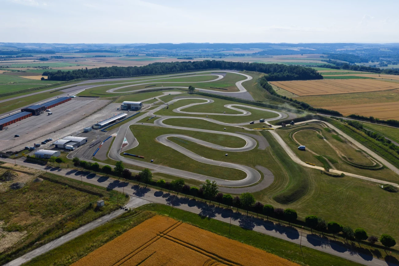 zone foncière proche aeropole mirecourt juvaincourt